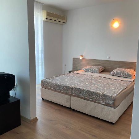 Апартамент В Сарафово Apartment Burgas Exterior photo