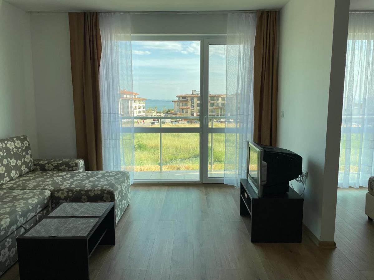Апартамент В Сарафово Apartment Burgas Exterior photo