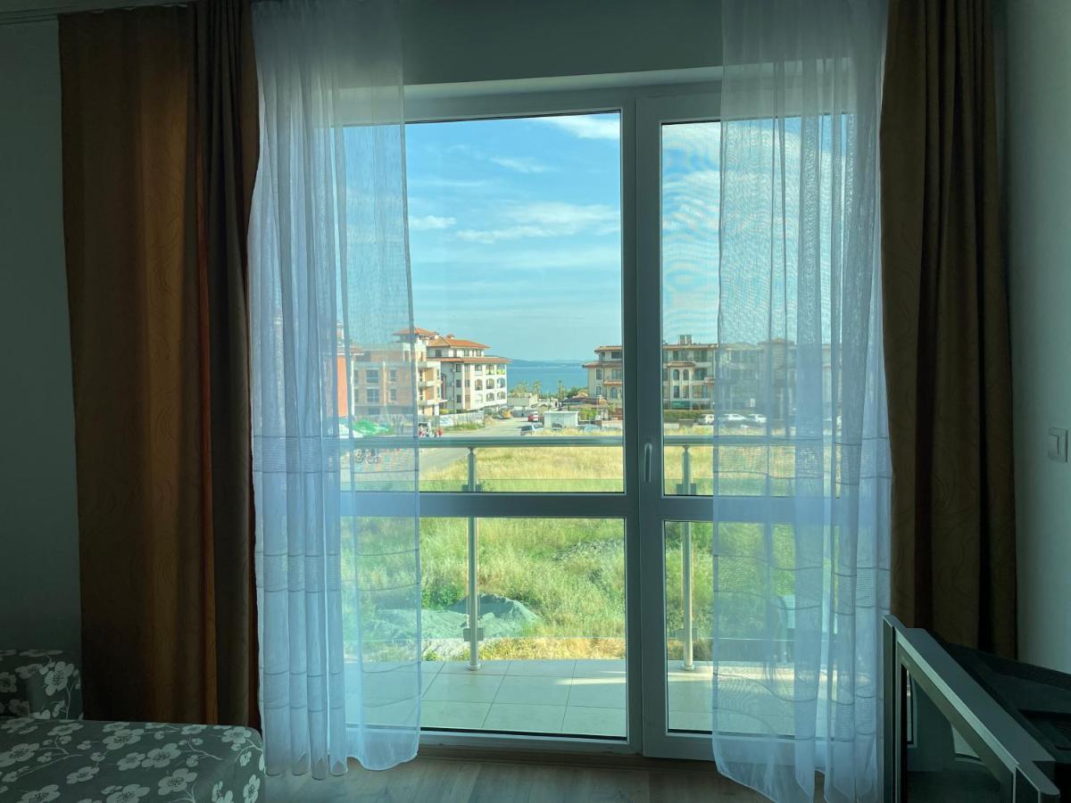 Апартамент В Сарафово Apartment Burgas Exterior photo